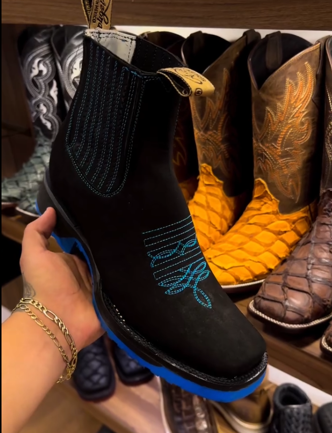 MEN SQUARE TOE WESTERN BOOTS